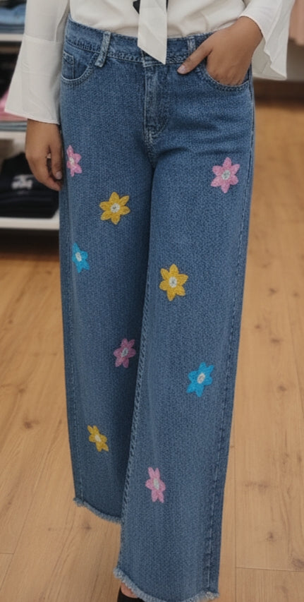 Star Flower Embroidery Jeans
